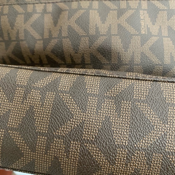 Michael Kors monogrammed crossbody bag - Picture 10 of 13